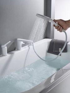 Смеситель на борт ванны Shevanik S4312C на 3 отверстия