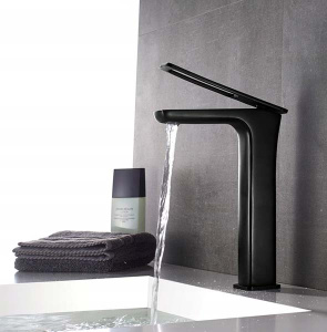Смеситель для умывальника Rea Soho Black REA-B8601