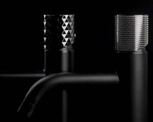 Смеситель для умывальника Boheme Stick 121-BCR Black Diamond Chrome