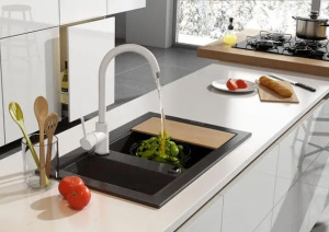 Смеситель для кухонной мойки Deante Mango BEV_W62M