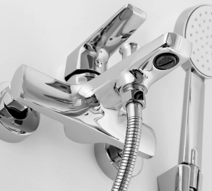 Смеситель для ванны Rea Rusel Chrome REA-B2032