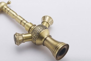 Смеситель для кухонной мойки ZorG Antic A 5004K-BR